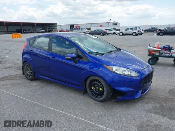 ✅ 2014 Ford Fiesta ST • VIN: 3FADP4GX8EM240303 • Лот: 44994580. Опубліковано раніше на IAAI з пробігом 133 822 миль. Безкоштовний доступ до архіву аукціонних продажів зі США та докладний звіт про історію автомобіля на DreamBid. Зображення 1.