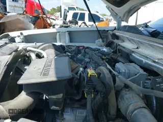 2020 Chevrolet Silverado 2500HD LT z VIN 1GC1YNEY9LF301232, wystawiony jako IAAI lot #42650307 z przebiegiem 117 004 mil mil oraz . Historia ofert i sprzedaży dostępna na DreamBid. Obrazek 18.