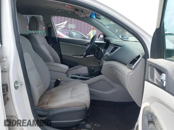 ✅ 2016 Hyundai Tucson SE • VIN: KM8J33A46GU125579 • Лот: 45219721. Опубліковано раніше на IAAI з пробігом 87 961 миль. Безкоштовний доступ до архіву аукціонних продажів зі США та докладний звіт про історію автомобіля на DreamBid. Зображення 5.
