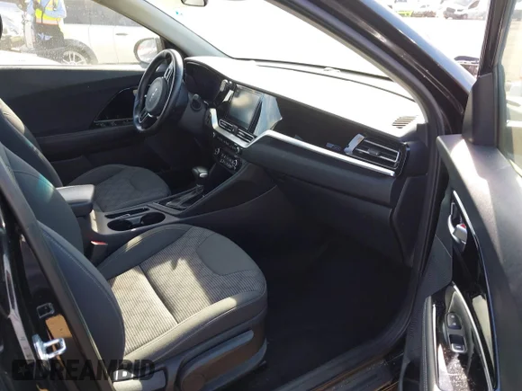 ✅ 2022 Kia Niro LX • VIN: KNDCB3LC4N5548351 • Lot: 44483041. Wystawiony na IAAI z przebiegiem 87 563 mil. Bezpłatny archiwum sprzedaży aukcyjnych z USA i szczegółowy raport historii pojazdu na DreamBid. Zdjęcie 5.