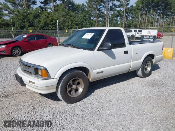 ✅ 1997 Chevrolet S-10 LS • VIN: 1GCCS1446VK137689 • Lot: 43476760. Wystawiony na IAAI z przebiegiem 189 423 mil. Bezpłatny archiwum sprzedaży aukcyjnych z USA i szczegółowy raport historii pojazdu na DreamBid. Zdjęcie 2.