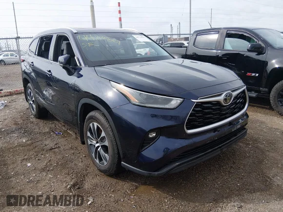✅ 2021 Toyota Highlander XLE • VIN: 5TDGZRBH8MS076063 • Lot: 44774567. Listed on IAAI with 61,955 mi. Free auction sales archive from the USA and detailed vehicle history report at DreamBid. Image 1.