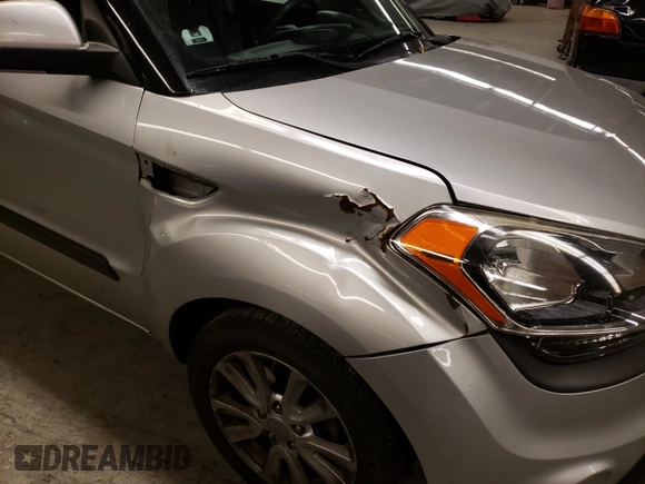 ✅ 2013 Kia Soul • VIN: KNDJT2A58D7759025 • Lot: 84624105. Wystawiony na Copart z przebiegiem 156 981 mil. Bezpłatny archiwum sprzedaży aukcyjnych z USA i szczegółowy raport historii pojazdu na DreamBid. Zdjęcie 9.