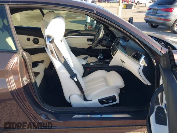 ✅ 2018 BMW 4 Series 440i • VIN: WBA4Z5C5XJEE16797 • Lot: 43306035. Listed on IAAI with 63,011 mi. Free auction sales archive from the USA and detailed vehicle history report at DreamBid. Image 5.