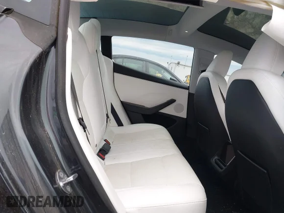 ✅ 2025 Tesla Model 3 Long Range • VIN: 5YJ3E1EAXSF887097 • Лот: 45153023. Опубліковано раніше на IAAI з пробігом 7 163 миль. Безкоштовний доступ до архіву аукціонних продажів зі США та докладний звіт про історію автомобіля на DreamBid. Зображення 8.