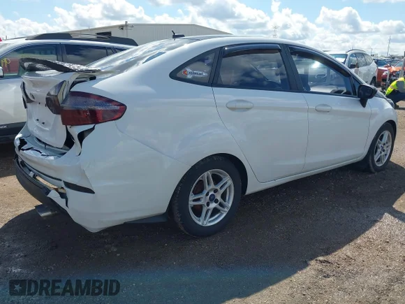 ✅ 2017 Ford Fiesta SE • VIN: 3FADP4BJ0HM118994 • Лот: 44880353. Опубліковано раніше на IAAI з пробігом 95 990 миль. Безкоштовний доступ до архіву аукціонних продажів зі США та докладний звіт про історію автомобіля на DreamBid. Зображення 4.