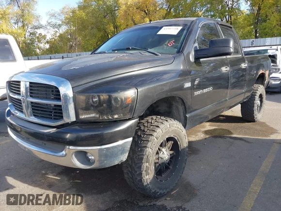 ✅ 2006 Dodge 2500 SLT • VIN: 1D7KS28D26J166910 • Lot: 43507738. Wystawiony na IAAI z przebiegiem 218 186 mil. Bezpłatny archiwum sprzedaży aukcyjnych z USA i szczegółowy raport historii pojazdu na DreamBid. Zdjęcie 2.