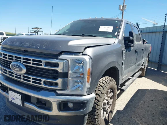 ✅ 2024 Ford F-250 XL • VIN: 1FT7W2BT1REC66594 • Лот: 44573901. Опубліковано раніше на IAAI з пробігом 52 757 миль. Безкоштовний доступ до архіву аукціонних продажів зі США та докладний звіт про історію автомобіля на DreamBid. Зображення 2.