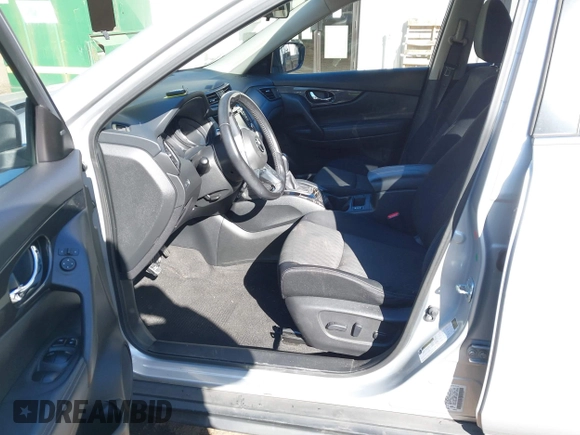 ✅ 2017 Nissan Rogue S • VIN: JN8AT2MT4HW145292 • Lot: 43693294. Wystawiony na IAAI z przebiegiem 131 324 mil. Bezpłatny archiwum sprzedaży aukcyjnych z USA i szczegółowy raport historii pojazdu na DreamBid. Zdjęcie 5.