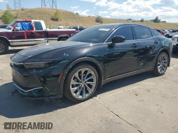✅ 2023 Toyota Crown XLE • VIN: JTDAAAAF4P3002577 • Lot: 68478735. Wystawiony na Copart z przebiegiem 28 340 mil. Bezpłatny archiwum sprzedaży aukcyjnych z USA i szczegółowy raport historii pojazdu na DreamBid. Zdjęcie 1.