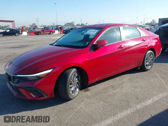 ✅ 2024 Hyundai Elantra SEL • VIN: KMHLM4DG9RU636739 • Lot: 44645508. Wystawiony na IAAI z przebiegiem 38 648 mil. Bezpłatny archiwum sprzedaży aukcyjnych z USA i szczegółowy raport historii pojazdu na DreamBid. Zdjęcie 2.