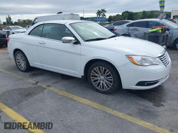 ✅ 2011 Chrysler 200 Limited • VIN: 1C3BC7EG8BN599576 • Lot: 44177344. Wystawiony na IAAI z przebiegiem 96 726 mil. Bezpłatny archiwum sprzedaży aukcyjnych z USA i szczegółowy raport historii pojazdu na DreamBid. Zdjęcie 1.