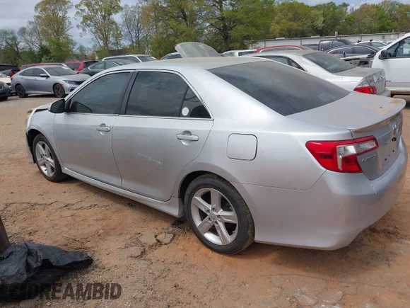✅ 2013 Toyota Camry SE • VIN: 4T1BF1FK2DU299698 • Lot: 44746712. Wystawiony na IAAI z przebiegiem 120 658 mil. Bezpłatny archiwum sprzedaży aukcyjnych z USA i szczegółowy raport historii pojazdu na DreamBid. Zdjęcie 3.