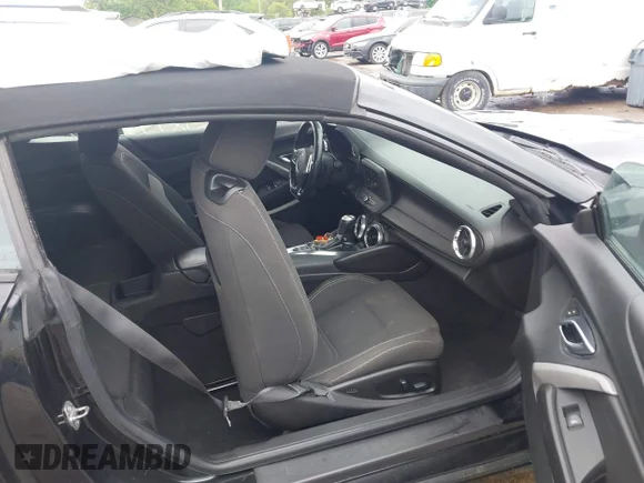 ✅ 2019 Chevrolet Camaro 1LT • VIN: 1G1FB3DX3K0132114 • Lot: 42351879. Wystawiony na IAAI z przebiegiem 110 940 mil. Bezpłatny archiwum sprzedaży aukcyjnych z USA i szczegółowy raport historii pojazdu na DreamBid. Zdjęcie 5.