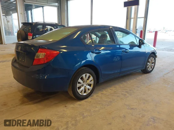 ✅ 2012 Honda Civic LX • VIN: 2HGFB2E5XCH562350 • Lot: 44040334. Wystawiony na IAAI z przebiegiem 114 993 mil. Bezpłatny archiwum sprzedaży aukcyjnych z USA i szczegółowy raport historii pojazdu na DreamBid. Zdjęcie 4.