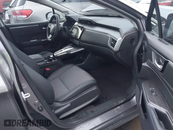 ✅ 2018 Honda Clarity • VIN: JHMZC5F11JC023300 • Lot: 43734685. Wystawiony na IAAI z przebiegiem 28 187 mil. Bezpłatny archiwum sprzedaży aukcyjnych z USA i szczegółowy raport historii pojazdu na DreamBid. Zdjęcie 5.