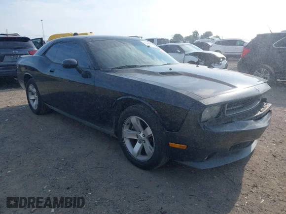 ✅ 2009 Dodge Challenger SE • VIN: 2B3LJ44V99H621089 • Lot: 45288032. Wystawiony na IAAI z przebiegiem 350 659 mil. Bezpłatny archiwum sprzedaży aukcyjnych z USA i szczegółowy raport historii pojazdu na DreamBid. Zdjęcie 1.