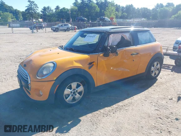✅ 2015 MINI Hardtop • VIN: WMWXM5C51F3A96526 • Лот: 45389529. Опубликован ранее на IAAI с пробегом 172 995 миль. Бесплатный доступ к архиву аукционных продаж из США и подробный отчёт об истории автомобиля на DreamBid. Изображение 2.
