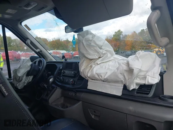 ✅ 2020 Ford Transit Cargo • VIN: 1FTBW3X82LKB44825 • Лот: 43460281. Опубліковано раніше на IAAI з пробігом 105 234 миль. Безкоштовний доступ до архіву аукціонних продажів зі США та докладний звіт про історію автомобіля на DreamBid. Зображення 5.