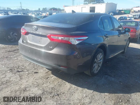 ✅ 2020 Toyota Camry LE • VIN: 4T1L11AK9LU938006 • Lot: 44340189. Wystawiony na IAAI z przebiegiem 148 727 mil. Bezpłatny archiwum sprzedaży aukcyjnych z USA i szczegółowy raport historii pojazdu na DreamBid. Zdjęcie 4.