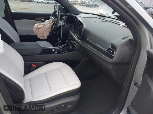 ✅ 2025 Chevrolet Traverse FWD High Country • VIN: 1GNERKRS8SJ189335 • Lot: 42358375. Wystawiony na IAAI z przebiegiem 2 100 mil. Bezpłatny archiwum sprzedaży aukcyjnych z USA i szczegółowy raport historii pojazdu na DreamBid. Zdjęcie 5.