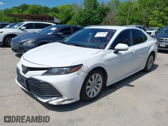 ✅ 2019 Toyota Camry LE • VIN: 4T1B11HK4KU804410 • Lot: 44814500. Wystawiony na IAAI z przebiegiem 261 083 mil. Bezpłatny archiwum sprzedaży aukcyjnych z USA i szczegółowy raport historii pojazdu na DreamBid. Zdjęcie 2.