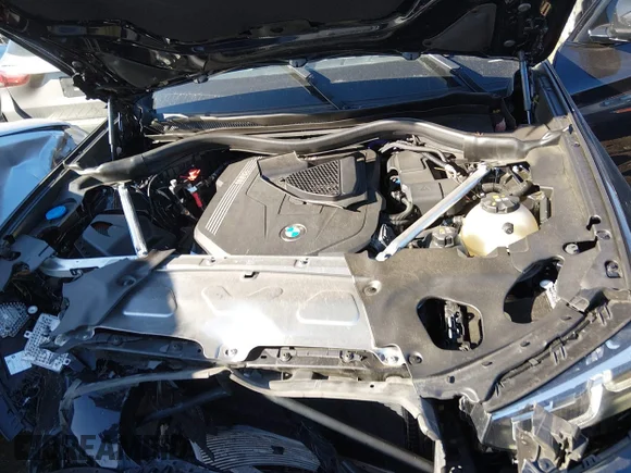✅ 2024 BMW X4 M40i • VIN: 5UX43DT08R9V29750 • Lot: 44188030. Wystawiony na IAAI z przebiegiem 27 324 mil. Bezpłatny archiwum sprzedaży aukcyjnych z USA i szczegółowy raport historii pojazdu na DreamBid. Zdjęcie 10.