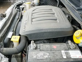 ✅ 2016 Chrysler Town & Country Touring • VIN: 2C4RC1BG4GR127235 • Lot: 42274413. Wystawiony na IAAI z przebiegiem 77 374 mil. Bezpłatny archiwum sprzedaży aukcyjnych z USA i szczegółowy raport historii pojazdu na DreamBid. Zdjęcie 19.