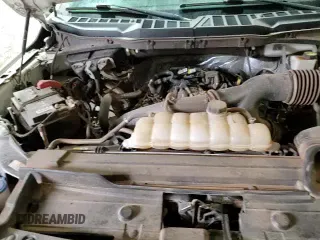 ✅ 2022 Ford F-150 XL • VIN: 1FTEW1EP4NKE61360 • Lot: 71524745. Wystawiony na Copart z przebiegiem 86 751 mil. Bezpłatny archiwum sprzedaży aukcyjnych z USA i szczegółowy raport historii pojazdu na DreamBid. Zdjęcie 15.