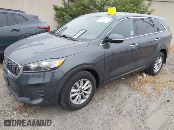 ✅ 2020 Kia Sorento LX • VIN: 5XYPG4A37LG643244 • Lot: 44983214. Wystawiony na IAAI z przebiegiem 38 906 mil. Bezpłatny archiwum sprzedaży aukcyjnych z USA i szczegółowy raport historii pojazdu na DreamBid. Zdjęcie 2.