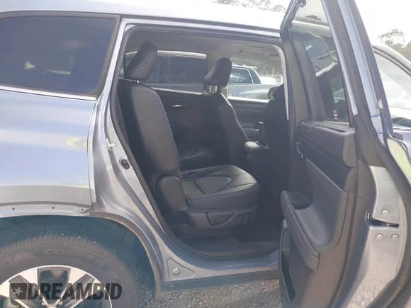 ✅ 2022 Toyota Highlander XLE • VIN: 5TDGZRAH0NS095287 • Lot: 44550564. Wystawiony na IAAI z przebiegiem 77 598 mil. Bezpłatny archiwum sprzedaży aukcyjnych z USA i szczegółowy raport historii pojazdu na DreamBid. Zdjęcie 8.