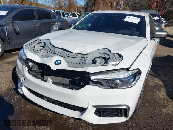 ✅ 2018 BMW 5 Series M550i xDrive • VIN: WBAJB9C59JG464260 • Lot: 43629653. Wystawiony na IAAI z przebiegiem 69 442 mil. Bezpłatny archiwum sprzedaży aukcyjnych z USA i szczegółowy raport historii pojazdu na DreamBid. Zdjęcie 6.