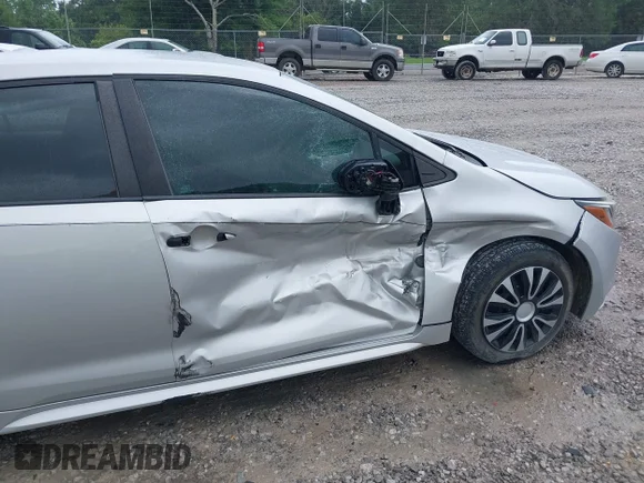 ✅ 2020 Toyota Corolla LE • VIN: 5YFEPRAE4LP126338 • Lot: 45185869. Wystawiony na IAAI z przebiegiem 48 815 mil. Bezpłatny archiwum sprzedaży aukcyjnych z USA i szczegółowy raport historii pojazdu na DreamBid. Zdjęcie 6.