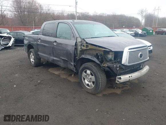 ✅ 2012 Toyota Tundra Limited • VIN: 5TFHY5F13CX239482 • Лот: 44701430. Опубликован ранее на IAAI с пробегом 185 445 миль. Бесплатный доступ к архиву аукционных продаж из США и подробный отчёт об истории автомобиля на DreamBid. Изображение 1.