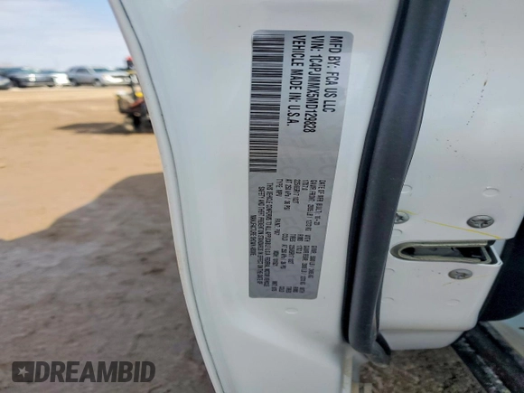 ✅ 2021 Jeep Cherokee Latitude Lux • VIN: 1C4PJMMX5MD129828 • Lot: 46679726. Wystawiony na Copart z przebiegiem 64 979 mil. Bezpłatny archiwum sprzedaży aukcyjnych z USA i szczegółowy raport historii pojazdu na DreamBid. Zdjęcie 13.