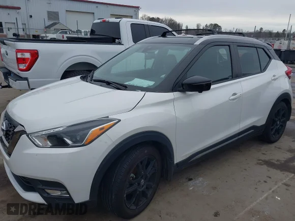 ✅ 2020 Nissan Kicks SR • VIN: 3N1CP5DV8LL548057 • Lot: 44163036. Wystawiony na IAAI z przebiegiem 49 830 mil. Bezpłatny archiwum sprzedaży aukcyjnych z USA i szczegółowy raport historii pojazdu na DreamBid. Zdjęcie 4.