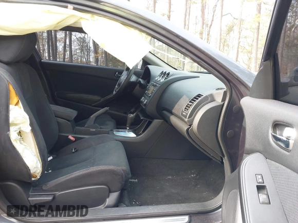 ✅ 2013 Nissan Altima S • VIN: 1N4AL2EPXDC140953 • Lot: 43760493. Wystawiony na IAAI z przebiegiem 197 756 mil. Bezpłatny archiwum sprzedaży aukcyjnych z USA i szczegółowy raport historii pojazdu na DreamBid. Zdjęcie 5.