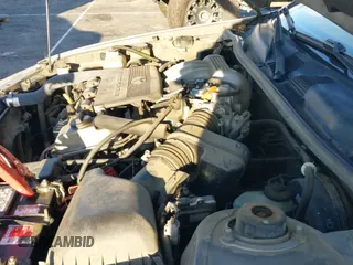 ✅ 1999 Toyota Camry XLE • VIN: JT2BF28K5X0150813 • Lot: 43503549. Wystawiony na IAAI z przebiegiem 198 518 mil. Bezpłatny archiwum sprzedaży aukcyjnych z USA i szczegółowy raport historii pojazdu na DreamBid. Zdjęcie 12.