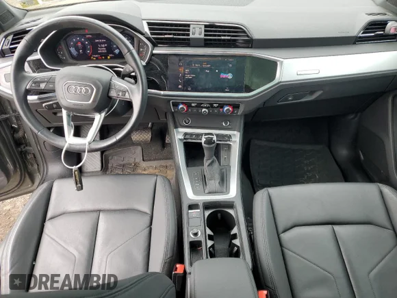 ✅ 2021 Audi Q3 S line Premium • VIN: WA1DECF38M1022053 • Лот: 47713663. Опубліковано раніше на Copart з пробігом 17 545 миль. Безкоштовний доступ до архіву аукціонних продажів зі США та докладний звіт про історію автомобіля на DreamBid. Зображення 8.