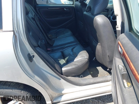 ✅ 2005 Volvo V70 • VIN: YV1SW592X51513762 • Лот: 43244869. Опубліковано раніше на IAAI з пробігом Не вказано. Безкоштовний доступ до архіву аукціонних продажів зі США та докладний звіт про історію автомобіля на DreamBid. Зображення 8.