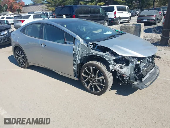 ✅ 2024 Toyota Prius SE • VIN: JTDACACU3R3035983 • Лот: 43358163. Опубликован ранее на IAAI с пробегом 925 миль. Бесплатный доступ к архиву аукционных продаж из США и подробный отчёт об истории автомобиля на DreamBid. Изображение 1.