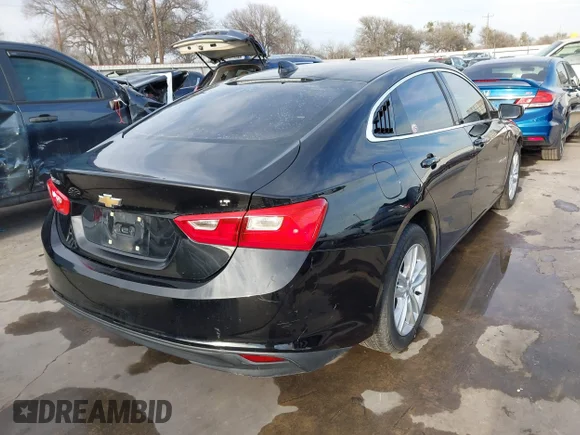 ✅ 2017 Chevrolet Malibu LT • VIN: 1G1ZE5ST3HF183618 • Lot: 44224354. Wystawiony na IAAI z przebiegiem 101 559 mil. Bezpłatny archiwum sprzedaży aukcyjnych z USA i szczegółowy raport historii pojazdu na DreamBid. Zdjęcie 4.