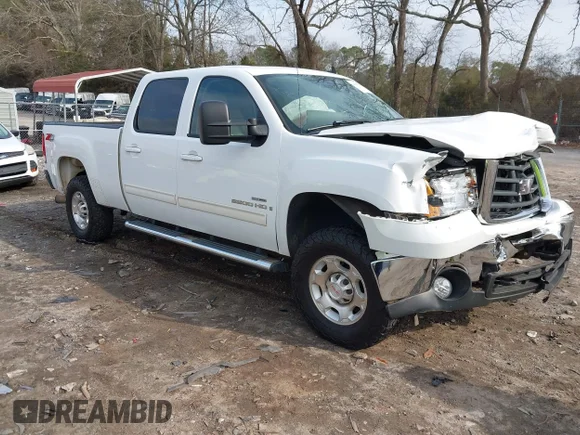 ✅ 2007 GMC Sierra 2500HD SLT • VIN: 1GTHK23637F524565 • Lot: 44412358. Listed on IAAI with 175,000 mi. Free auction sales archive from the USA and detailed vehicle history report at DreamBid. Image 1.