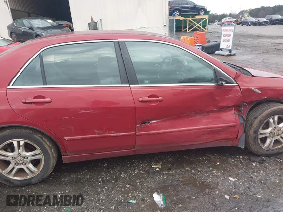 ✅ 2007 Honda Accord LX SE • VIN: 1HGCM56337A055984 • Lot: 44485697. Wystawiony na IAAI z przebiegiem 196 582 mil. Bezpłatny archiwum sprzedaży aukcyjnych z USA i szczegółowy raport historii pojazdu na DreamBid. Zdjęcie 6.
