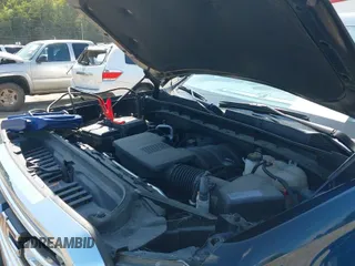 ✅ 2020 GMC Sierra 1500 SLT • VIN: 3GTU9DED0LG116115 • Lot: 43186327. Wystawiony na IAAI z przebiegiem 43 318 mil. Bezpłatny archiwum sprzedaży aukcyjnych z USA i szczegółowy raport historii pojazdu na DreamBid. Zdjęcie 19.