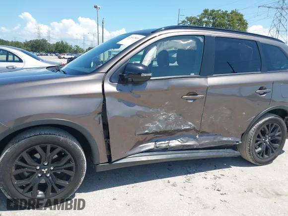 ✅ 2019 Mitsubishi Outlander SE • VIN: JA4AD3A39KZ051329 • Lot: 42592849. Wystawiony na IAAI z przebiegiem 46 378 mil. Bezpłatny archiwum sprzedaży aukcyjnych z USA i szczegółowy raport historii pojazdu na DreamBid. Zdjęcie 6.
