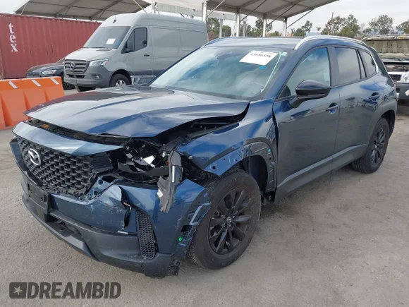 ✅ 2024 Mazda CX-50 S Preferred • VIN: 7MMVABBM7RN162531 • Lot: 43686558. Wystawiony na IAAI z przebiegiem 22 650 mil. Bezpłatny archiwum sprzedaży aukcyjnych z USA i szczegółowy raport historii pojazdu na DreamBid. Zdjęcie 2.