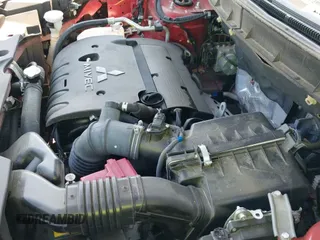 ✅ 2023 Mitsubishi Outlander ES • VIN: JA4ARUAU6PU005557 • Lot: 42477556. Wystawiony na IAAI z przebiegiem 65 431 mil. Bezpłatny archiwum sprzedaży aukcyjnych z USA i szczegółowy raport historii pojazdu na DreamBid. Zdjęcie 19.