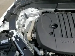 ✅ 2022 Volvo XC60 Momentum • VIN: YV4L12RK8N1084271 • Lot: 72063935. Listed on Copart with 19,349 mi. Free auction sales archive from the USA and detailed vehicle history report at DreamBid. Image 14.