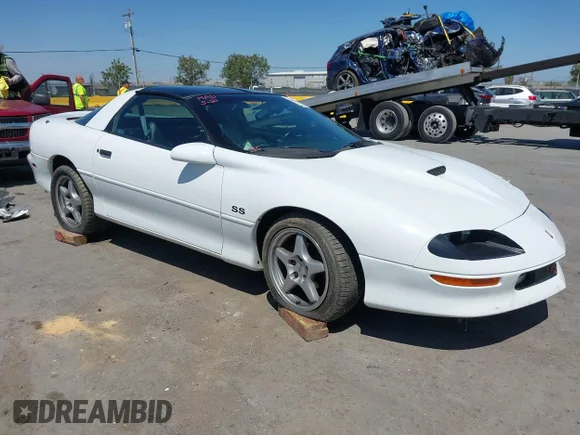 ✅ 1996 Chevrolet Camaro Z28 • VIN: 2G1FP22P6T2165848 • Lot: 42314360. Wystawiony na IAAI z przebiegiem 92 176 mil. Bezpłatny archiwum sprzedaży aukcyjnych z USA i szczegółowy raport historii pojazdu na DreamBid. Zdjęcie 1.